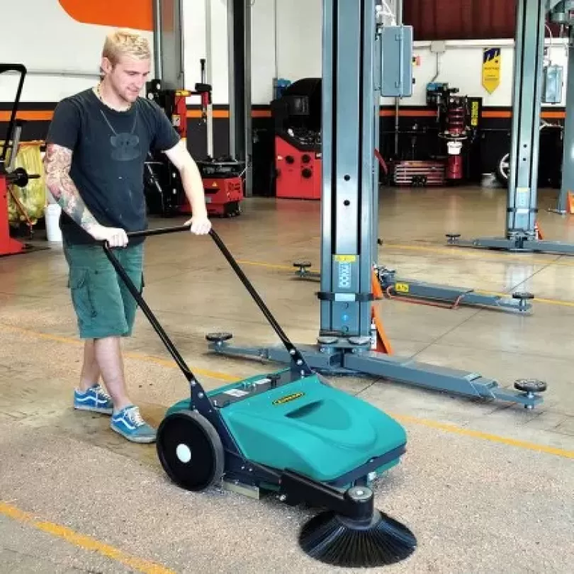 Máy quét rác đẩy tay cơ học Eureka