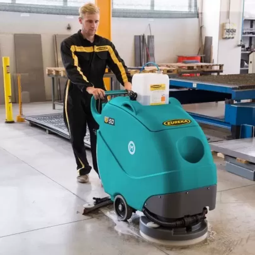 Máy chà sàn liên hợp đẩy tay hoạt động bằng ắc quy Eureka