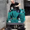 Máy quét rác ngồi lái hoạt động bằng ắc quy Eureka